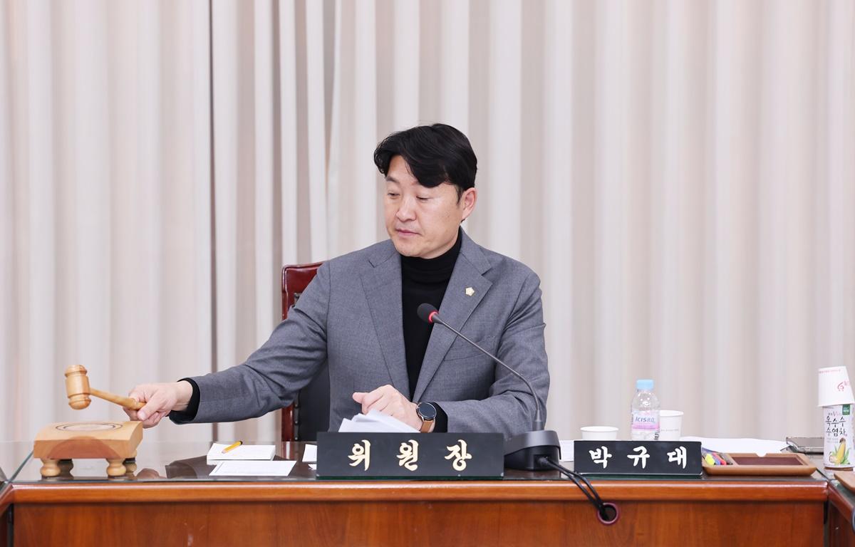 고흥군의회 예산결산특별위원회 첨부이미지 : 2025.12.18 고흥군의회 예산결산특별위원회 (4).JPG
