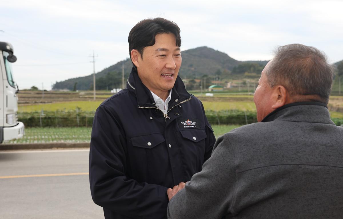 수매현장 방문(포두면) 첨부이미지 : 2025.11.12 수매현장 방문(포두면) (1).JPG