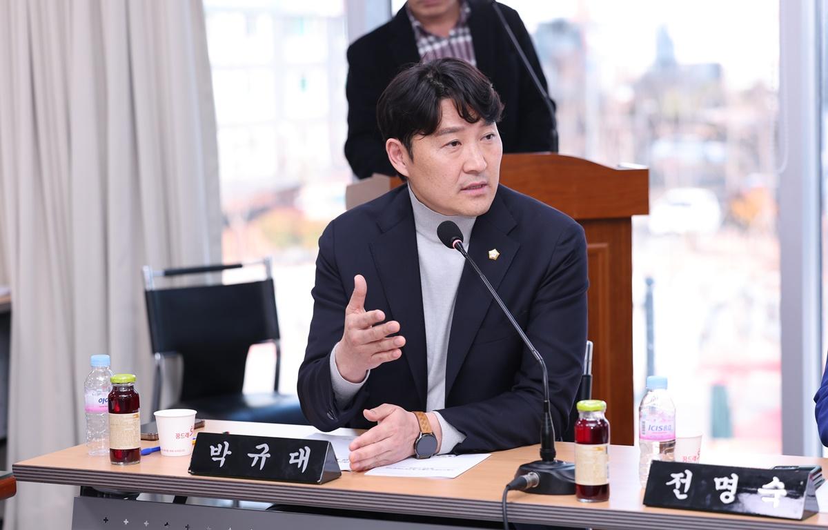 고흥군의회와 고흥군 재가장기요양기관 협의회 간담회 첨부이미지 : 2026.2.25 고흥군의회와 고흥군 재가장기요양기관 협의회 간담회 (32).JPG