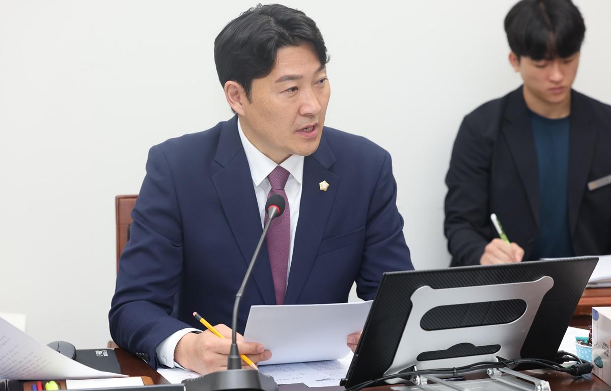 제341회 고흥군의회 임시회 제1차 산업건설위원회 첨부이미지 : 2025.10.15 제341회 고흥군의회 임시회 제1차 산업건설위원회 (32).JPG