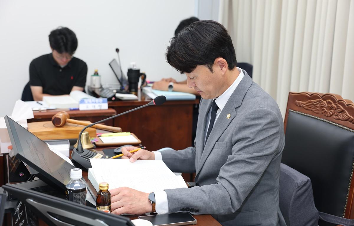 2025년 행정사무감사(산업건설위원회) 첨부이미지 : 2025.6.11 2025년 행정사무감사(산업건설위원회) (38).JPG