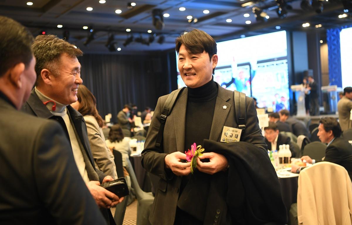 재경고흥군향우회장 이취임식 첨부이미지 : 2025.3.7 재경고흥군향우회장 이취임식 (13).JPG