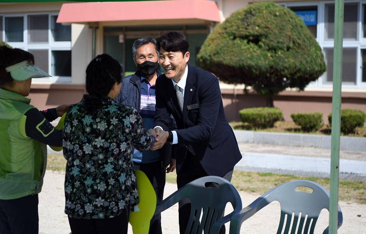 제 49회 봉래면민의 날 행사 첨부이미지 : 2023.04.20 봉래면민의 날 행사 (6).JPG