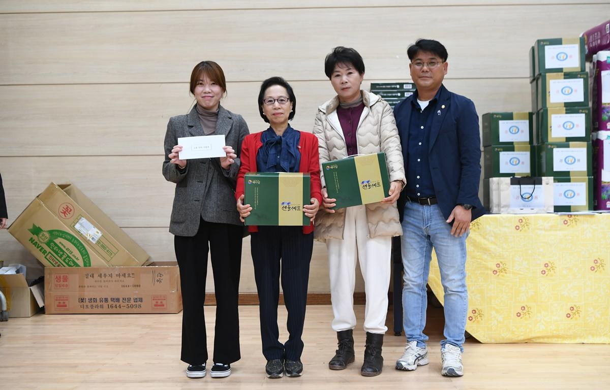 고흥군 노인복지기관 협의회 종사자들의 밤 첨부이미지 : 2024.11.16 고흥군 노인복지기관 협의회 종사자들의 밤 (15).JPG