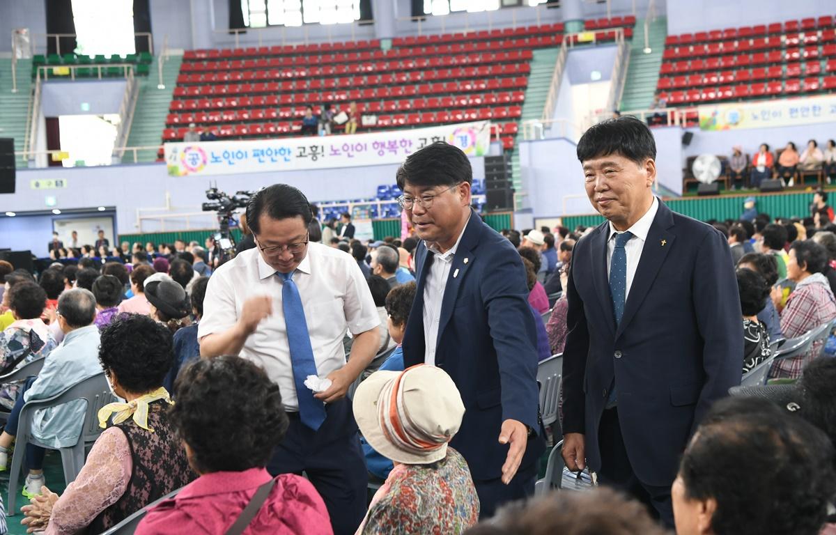  제28회 노인의 날 기념행사 첨부이미지 : 2024.10.2 제28회 노인의 날 기념행사 (5).JPG