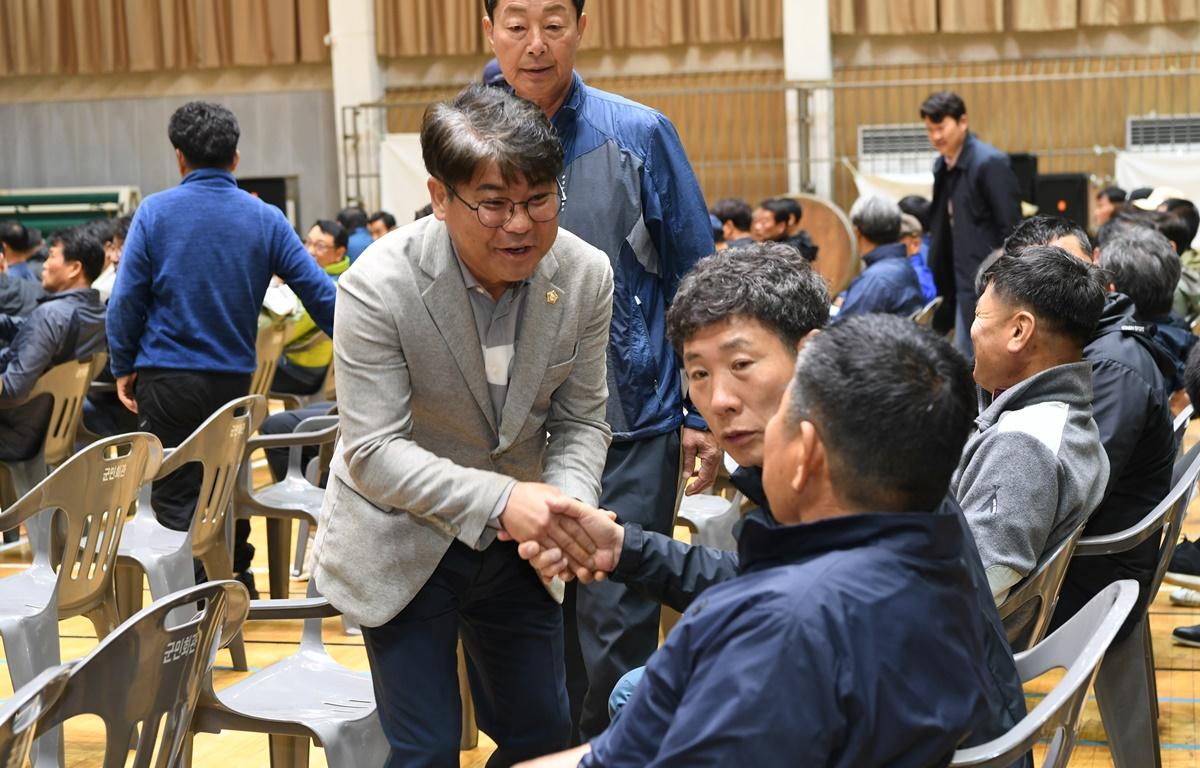 2024년 고흥군 건설기계연합회 근로자의 날 기념 한마음 체육대회 첨부이미지 : 2024.5.1 2024년 고흥군 건설기계연합회 근로자의 날 기념 한마음 체육대회 (7).JPG