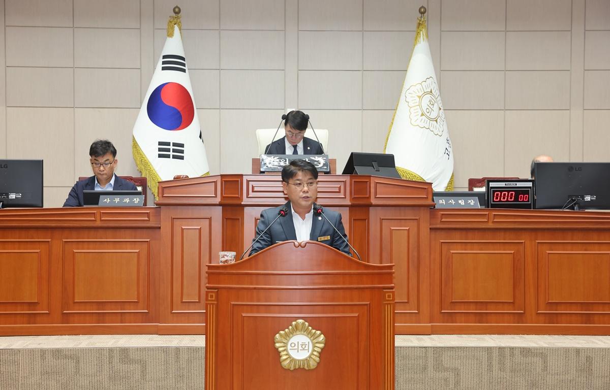 제338회 고흥군의회 임시회 제2차 본회의 첨부이미지 : 2025.7.18 제338회 고흥군의회 임시회 제2차 본회의 (14).JPG