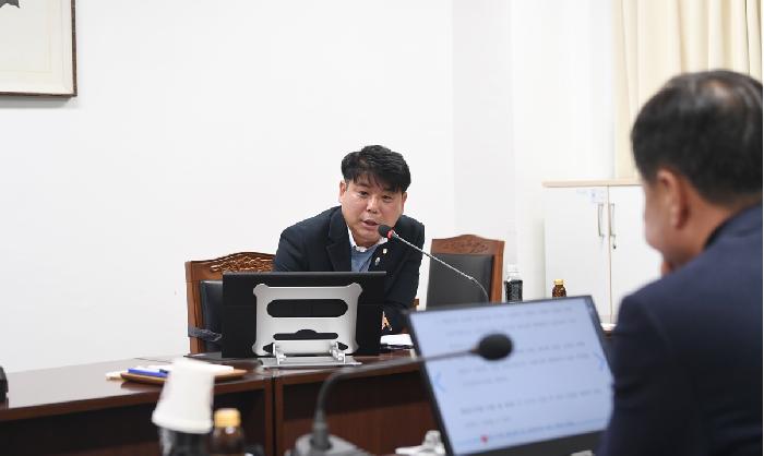 행정자치위원회(조례안 등 심의)