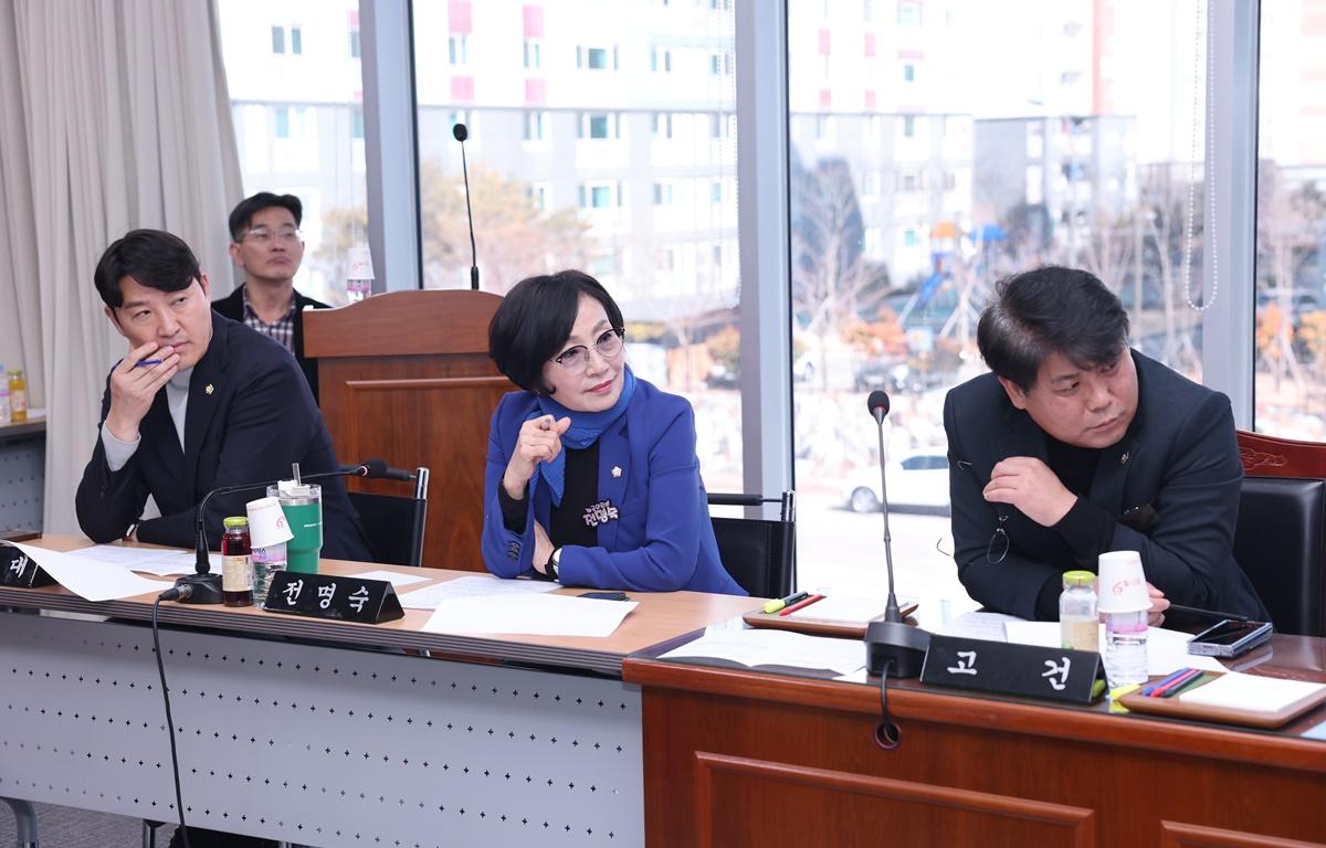 고흥군의회와 고흥군 재가장기요양기관 협의회 간담회 첨부이미지 : 2026.2.25 고흥군의회와 고흥군 재가장기요양기관 협의회 간담회 (10).JPG