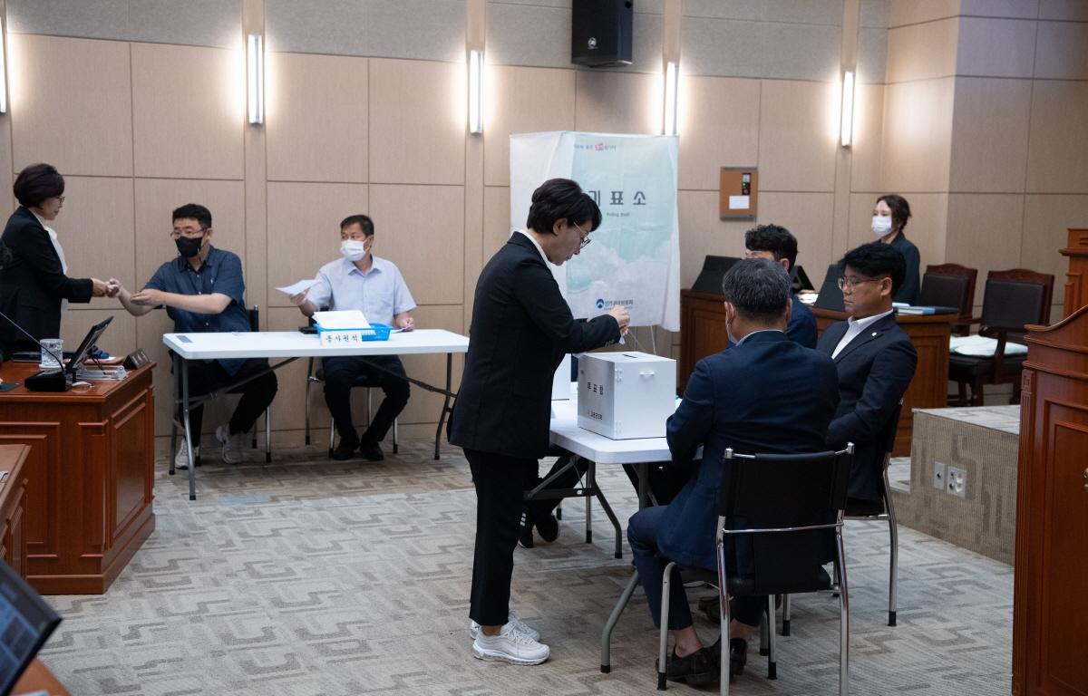 제306회 고흥군의회 임시회 첨부이미지 : 2022.07.01 제306회 고흥군의회 임시회 (23).jpg