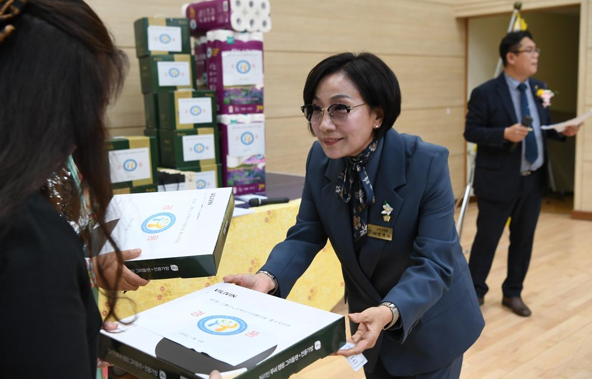 고흥군 노인복지기관 협의회 종사자들의 밤 첨부이미지 : 2024.11.16 고흥군 노인복지기관 협의회 종사자들의 밤 (18).JPG