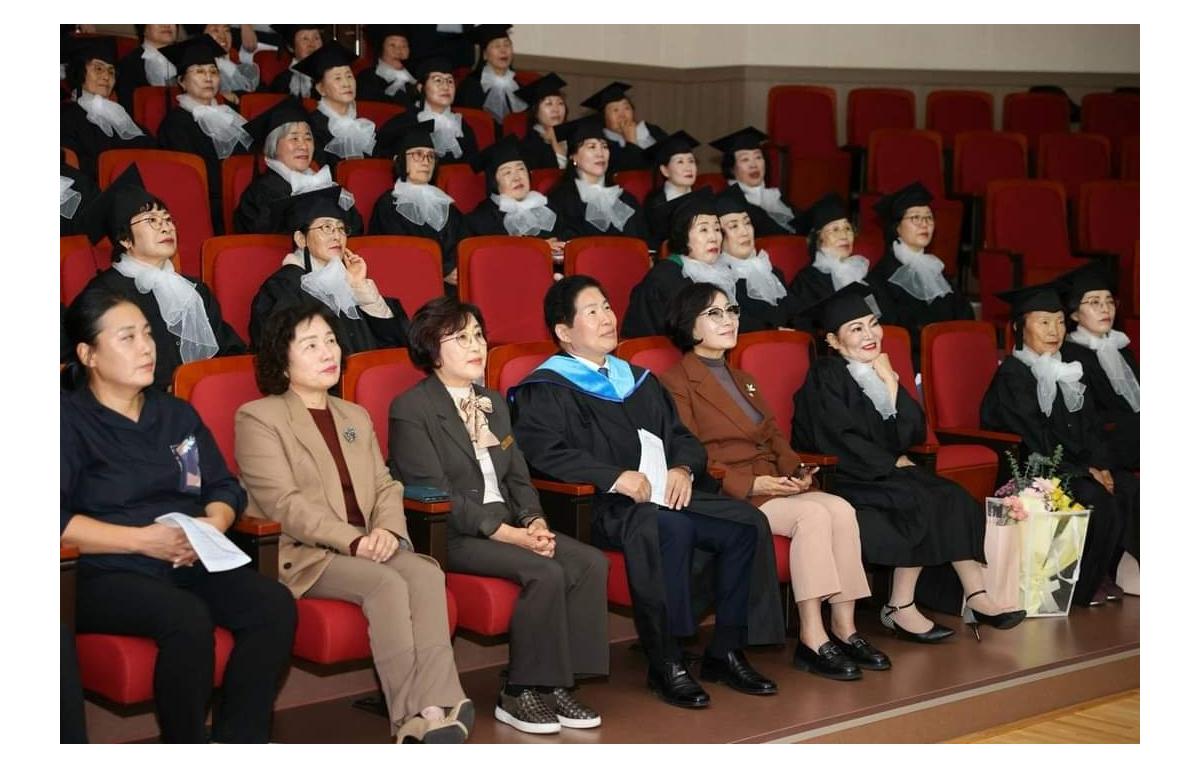 고흥군 여성대학 졸업식 첨부이미지 : 2024.10.31 고흥군 여성대학 졸업식 (2).jpg