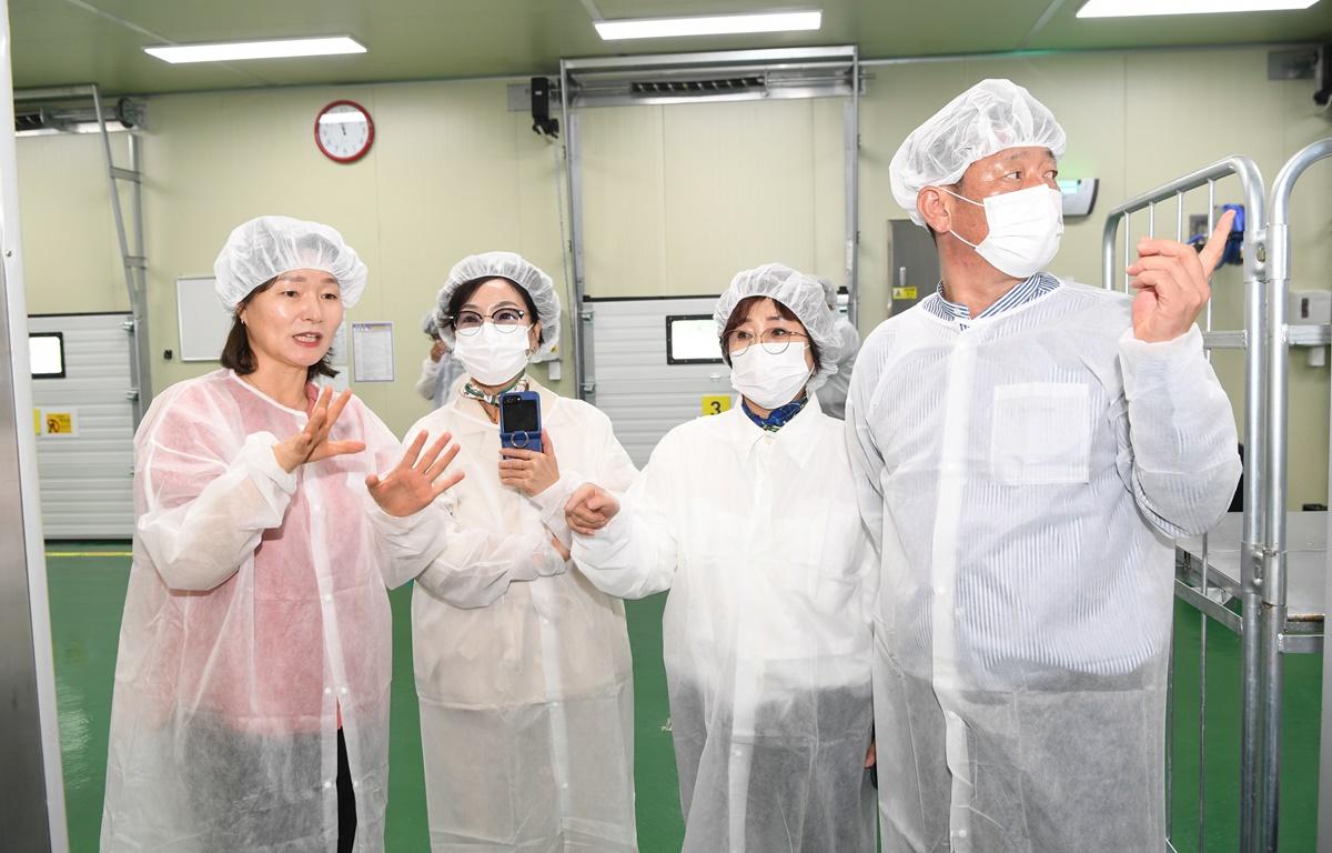 고흥군 농업인 소득증대연구회 선전지 견학 첨부이미지 : 2024.7.25 고흥군 농업인 소득증대연구회 선전지 견학 (10).JPG