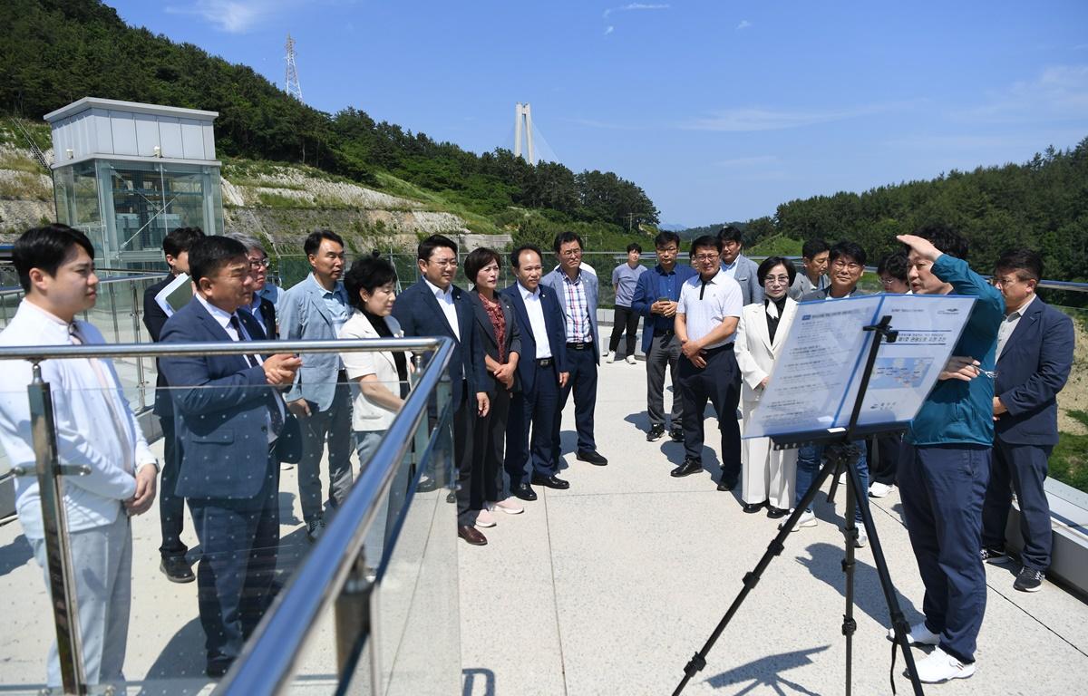 여수시의회 백리섬섬길 관광도로 선정 상생방안 제안 관련 면담 첨부이미지 : 2024.5.31 여수시의회 백리섬섬길 관광도로 선정 상생방안 제안 관련 면담 (8).JPG