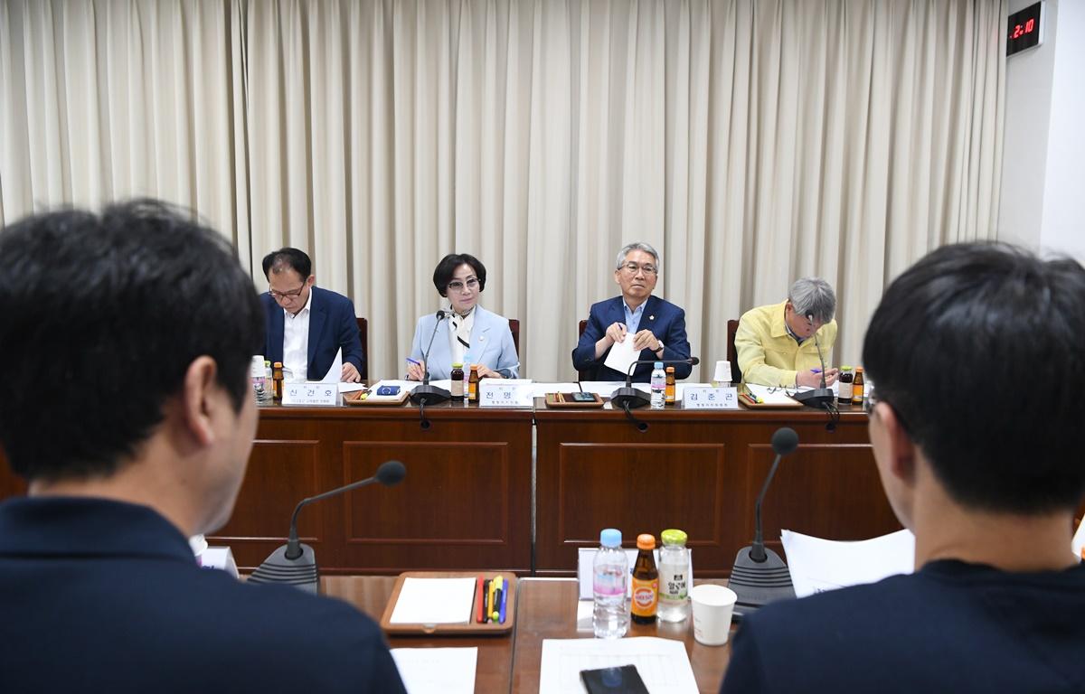 고흥군 중·고생 아카데미 발전을 위한 간담회 첨부이미지 : 2024.5.28 고흥군 중·고생 아카데미 발전을 위한 간담회 (2).JPG