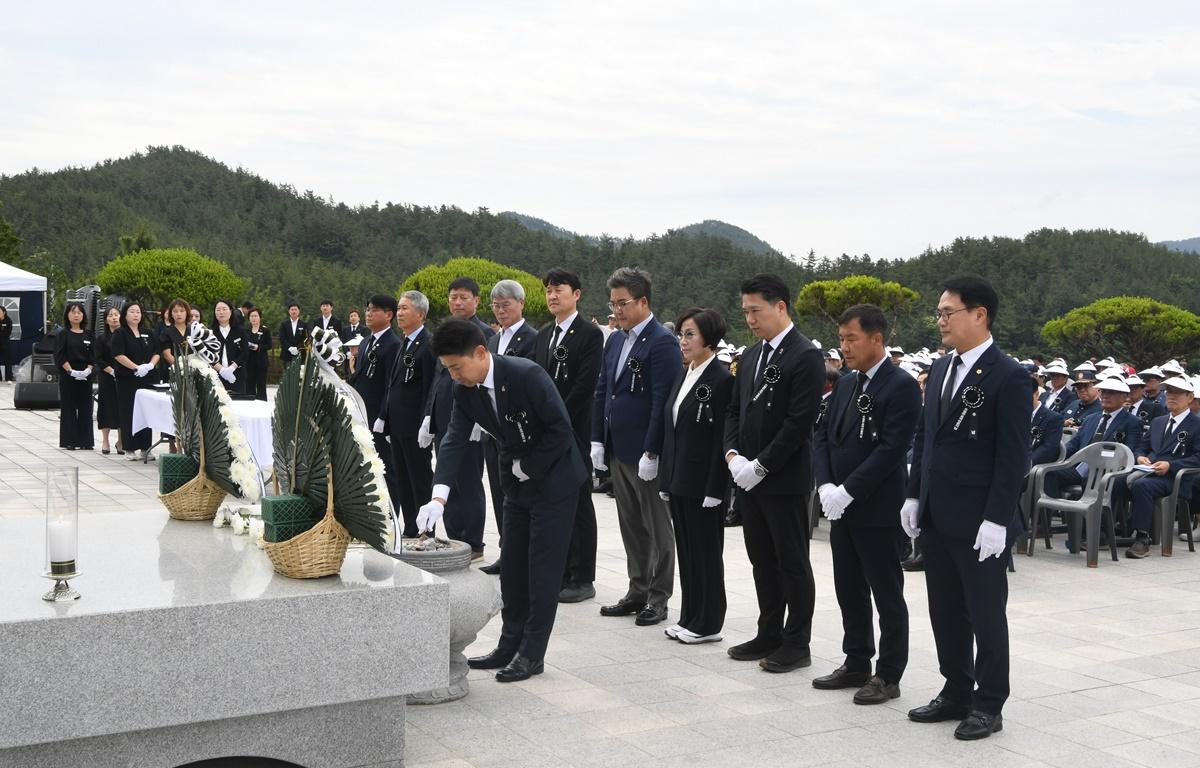 제69회 현충일 추념식 첨부이미지 : 2024.6.6 제69회 현충일 추념식 (3).JPG