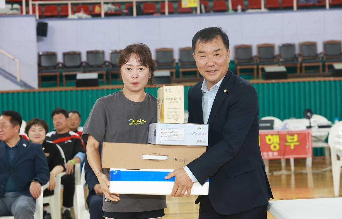 제22회 전국 고흥우주항공배 배드민턴대회 첨부이미지 : 2026. 09. 05  제22회 전국 고흥우주항공배 배드민턴대회 (5).JPG