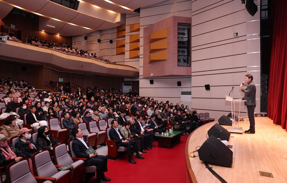2025 광복 80주년 전세대가 함께하는 한가족 음악회 첨부이미지 : 2025.11.27 2025 광복 80주년 전세대가 함께하는 한가족 음악회 (3).JPG