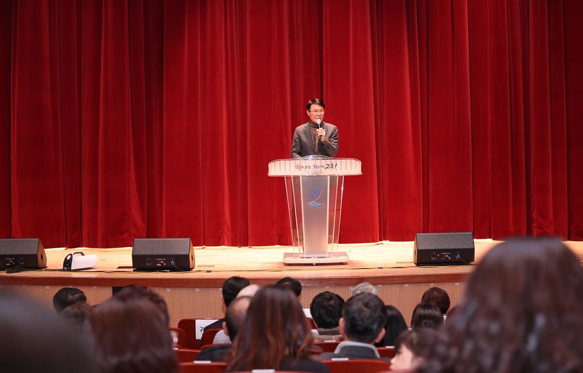 2025 광복 80주년 전세대가 함께하는 한가족 음악회 첨부이미지 : 2025.11.27 2025 광복 80주년 전세대가 함께하는 한가족 음악회 (1).JPG