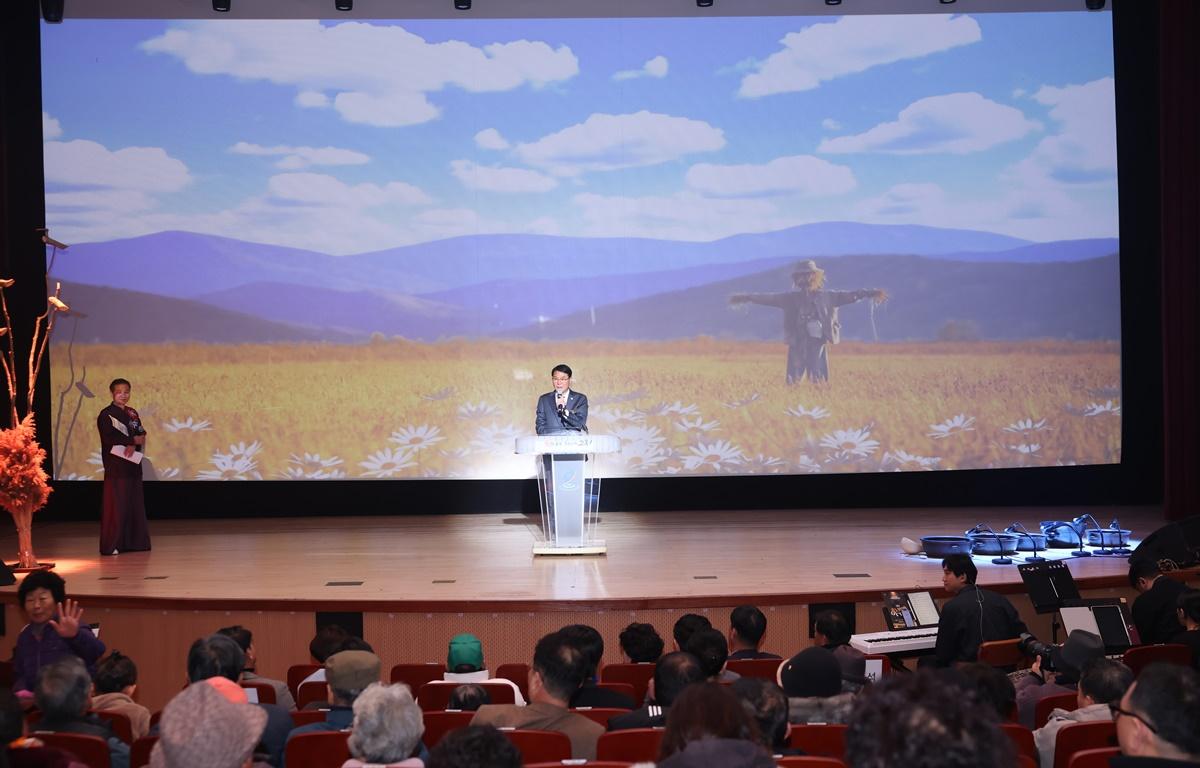 제18회 고흥군 전속예술단 정기공연 첨부이미지 : 2025.12.4 제18회 고흥군 전속예술단 정기공연 (1).JPG