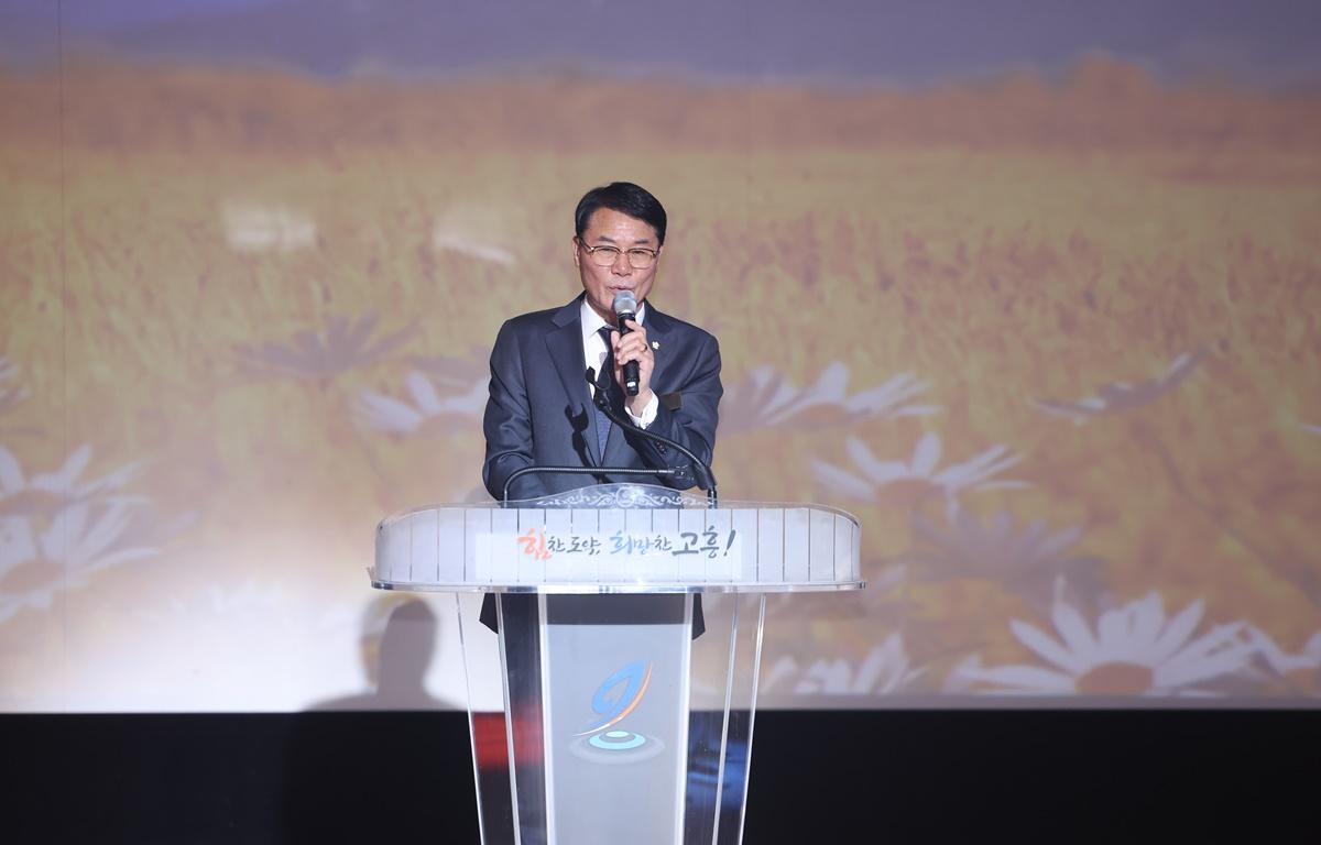 제18회 고흥군 전속예술단 정기공연 첨부이미지 : 2025.12.4 제18회 고흥군 전속예술단 정기공연 (2).JPG