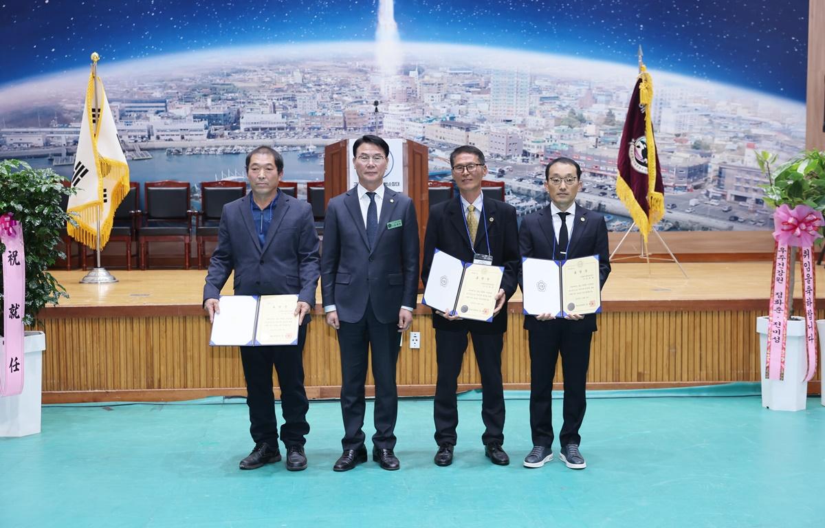 고흥군 해상자율방범순찰대 제18대 대장 및 감사 이취임식 첨부이미지 : 2025.12.8 고흥군 해상자율방범순찰대 제18대 대장 및 감사 이취임식 (1).JPG