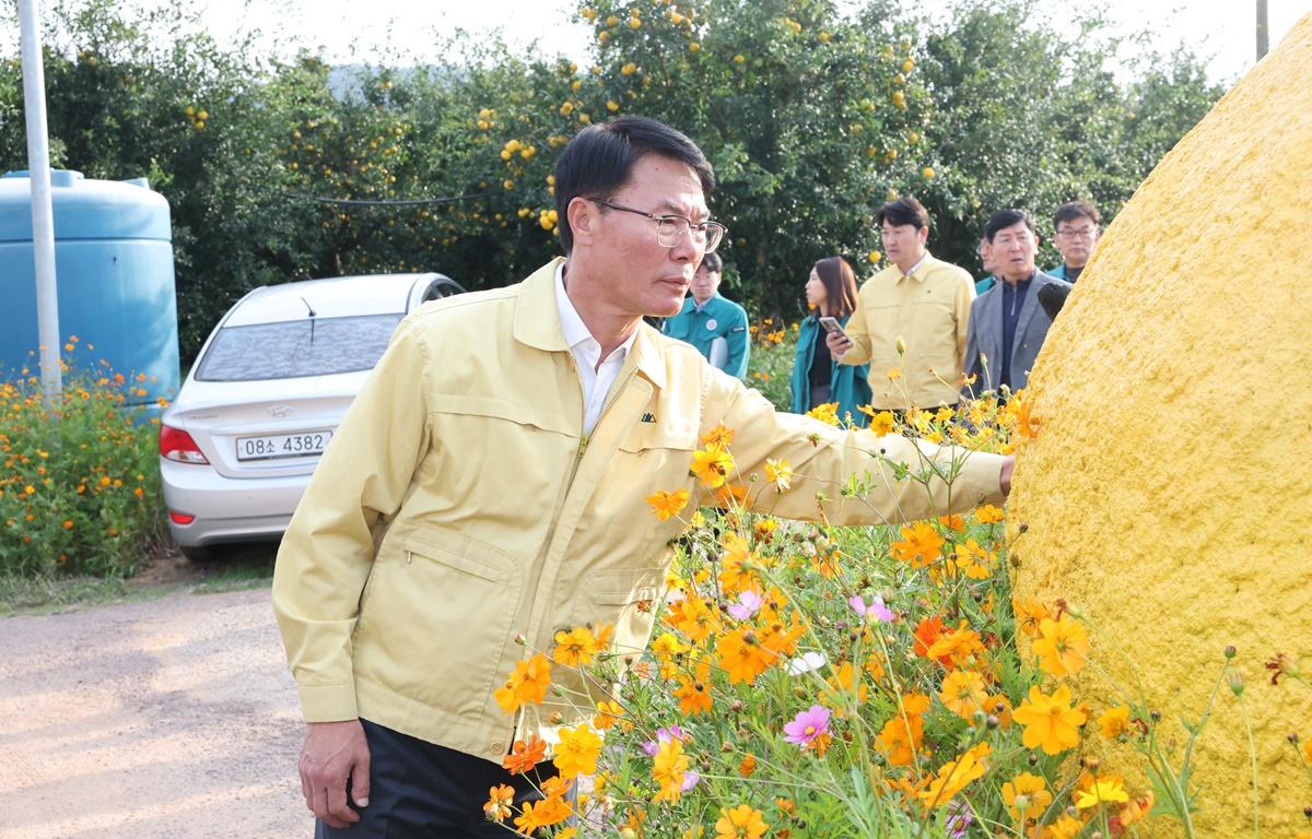 고흥군의회, 고흥유자축제 주요시설 사전 현장점검 첨부이미지 : 2025.11.4 고흥군의회, 고흥유자축제 주요시설 사전 현장점검 (1).JPG