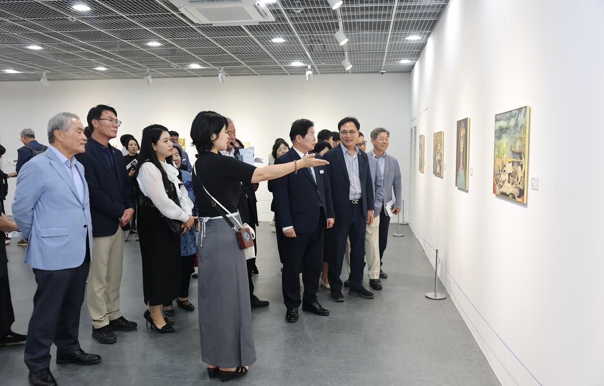 천경자 화백 추모 10주기 리마스터전 개막식 첨부이미지 : 2025.10.2 천경자 화백 추모 10주기 리마스터전 개막식 (3).JPG