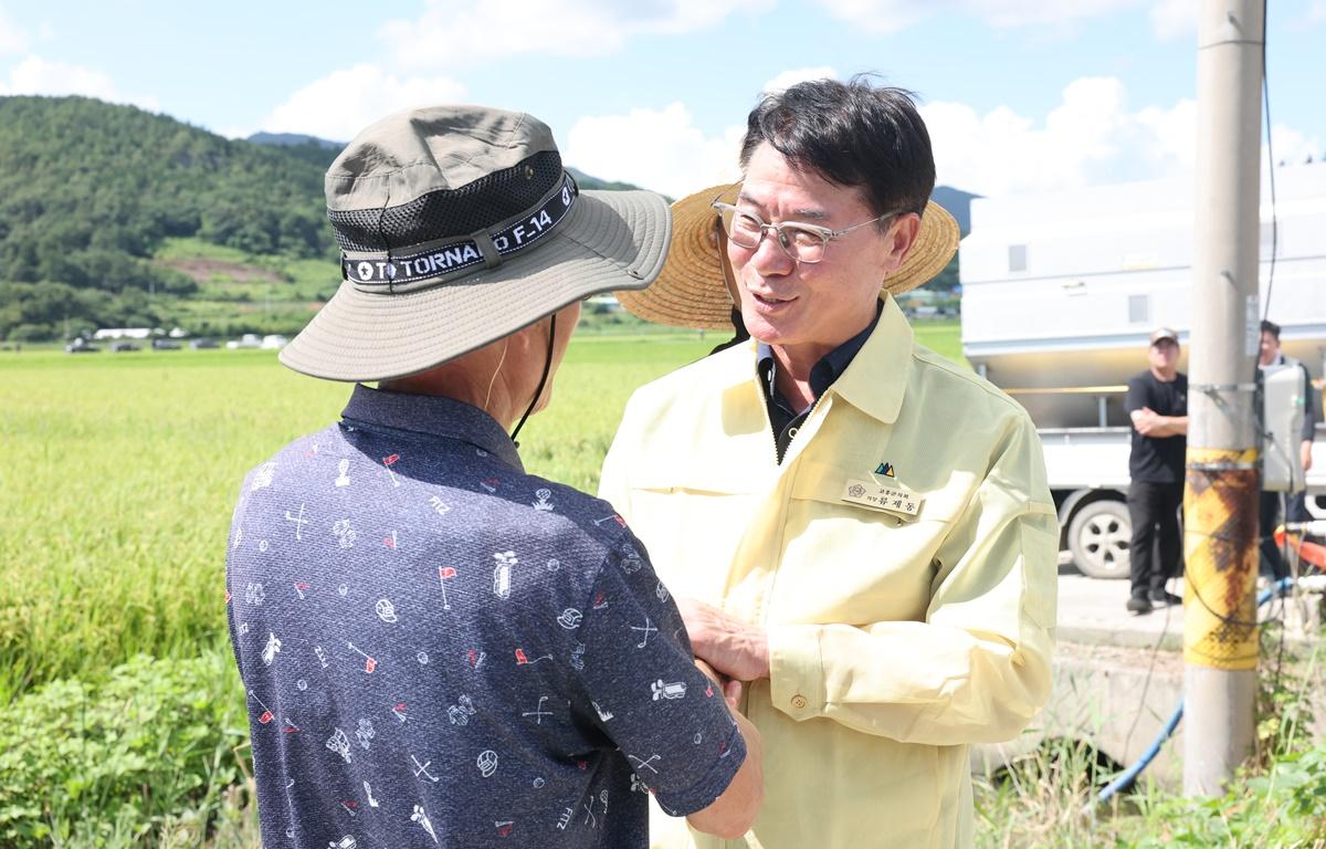 2025년 조생벼 첫 수확 현장 방문 첨부이미지 : 2025.8.14 2025년 조생벼 첫 수확 현장 방문 (1).JPG