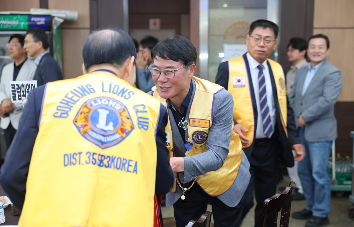 고흥 라이온스클럽 회장 이취임식 첨부이미지 : 2025.6.19 고흥 라이온스클럽 회장 이취임식 (4).JPG