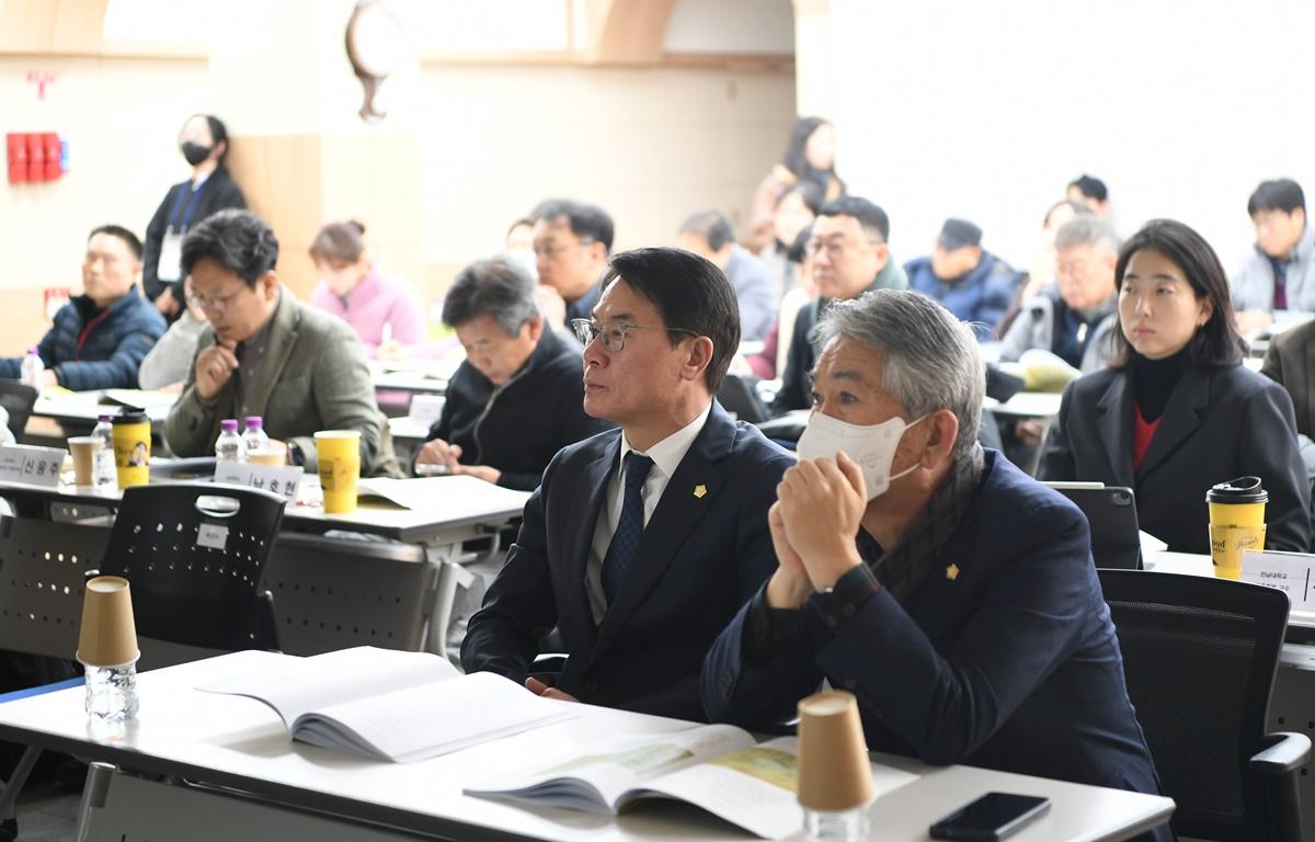 고흥 소록도 자혜의원 본관 고증연구용역 학술 세미나 첨부이미지 : 2025.2.6 고흥 소록도 자혜의원 본관 고증연구용역 학술 세미나 (11).JPG