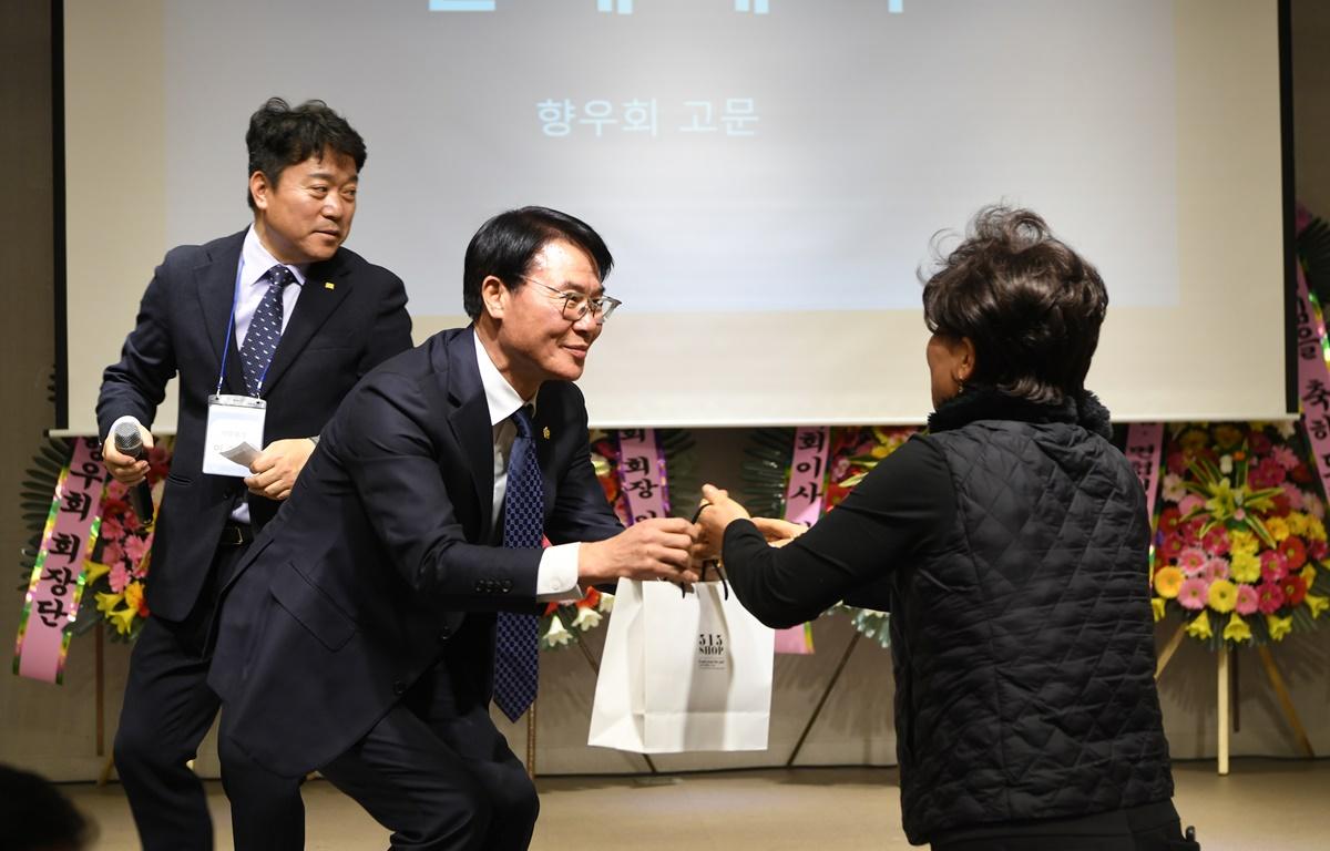 재광주 고흥군 향우회장 이취임식 첨부이미지 : 2025.1.10 재광주 고흥군 향우회장 이취임식 (35).JPG