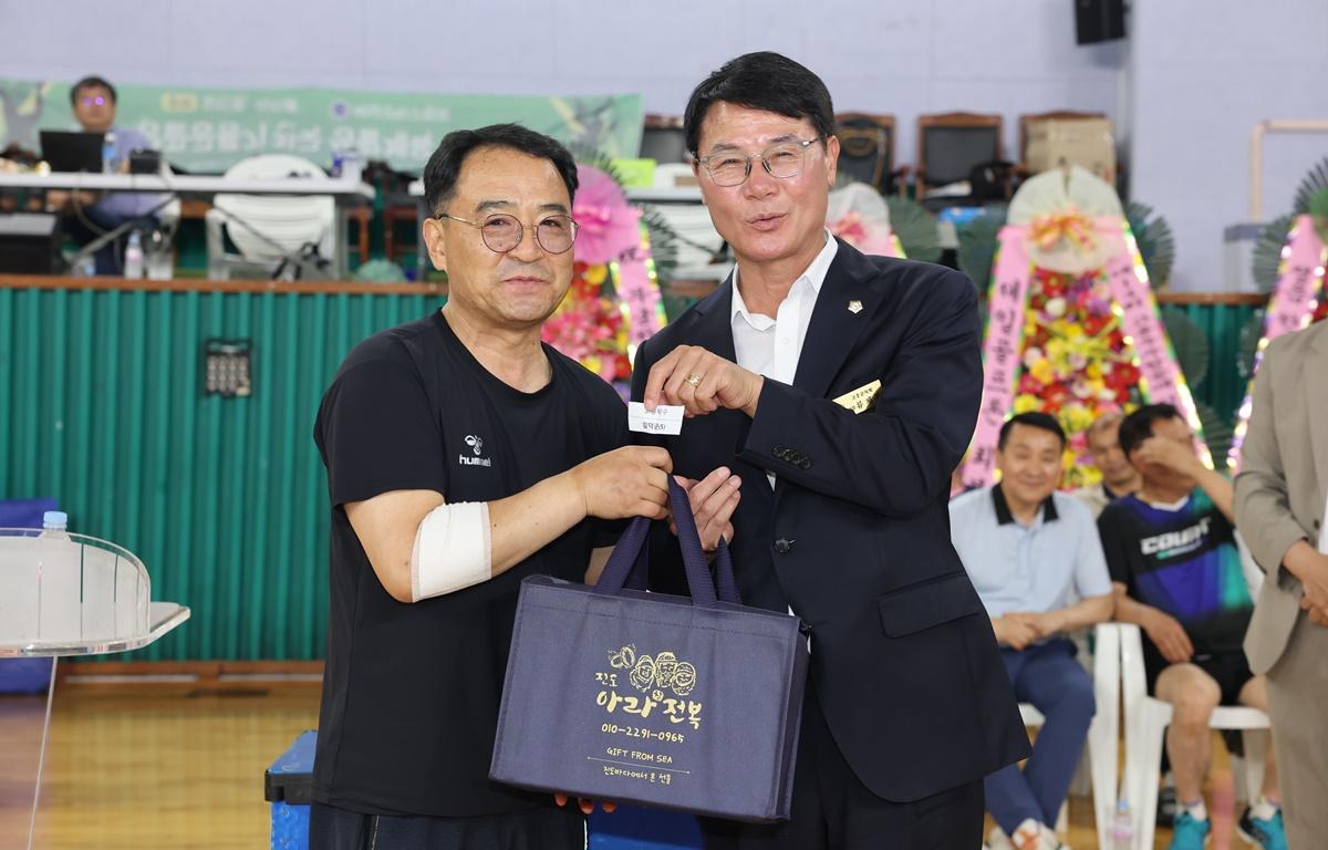 2025년도 제14회 고흥우주항공배 전국오픈 동호인 탁구대회 개회식 첨부이미지 : 2025.6.28 2025년도 제14회 고흥우주항공배 전국오픈 동호인 탁구대회 개회식 (16).JPG