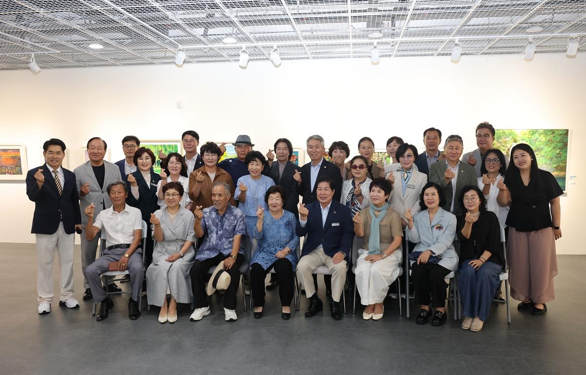 천경자를 사랑하는 화가회 전시회 개전식 첨부이미지 : 2025.9.6 천경자를 사랑하는 화가회 전시회 개전식 (2).JPG