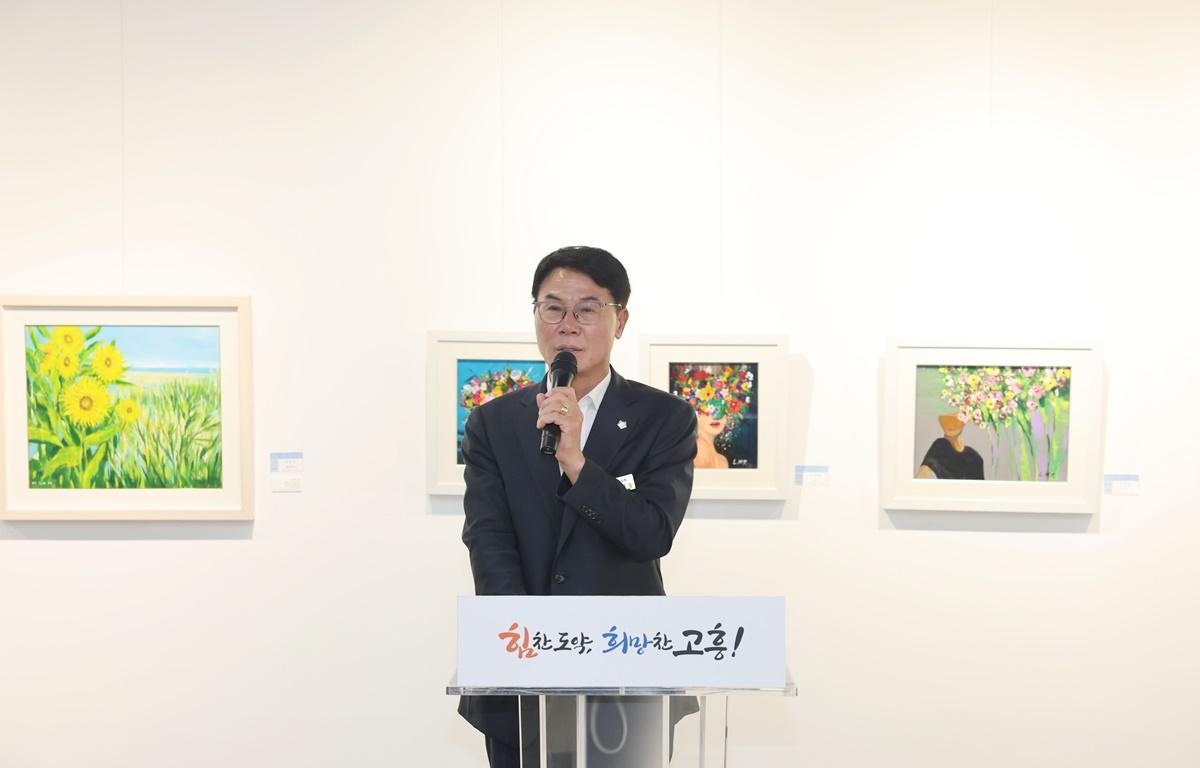 천경자를 사랑하는 화가회 전시회 개전식 첨부이미지 : 2025.9.6 천경자를 사랑하는 화가회 전시회 개전식 (1).JPG