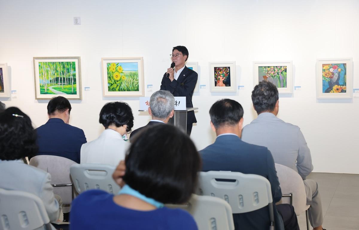 천경자를 사랑하는 화가회 전시회 개전식 첨부이미지 : 2025.9.6 천경자를 사랑하는 화가회 전시회 개전식 (3).JPG