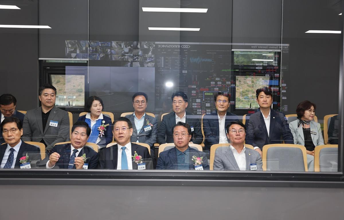 이노스페이스 고흥 종합시험장 준공식 첨부이미지 : 2025.5.21 이노스페이스 고흥 종합시험장 준공식 (1).JPG