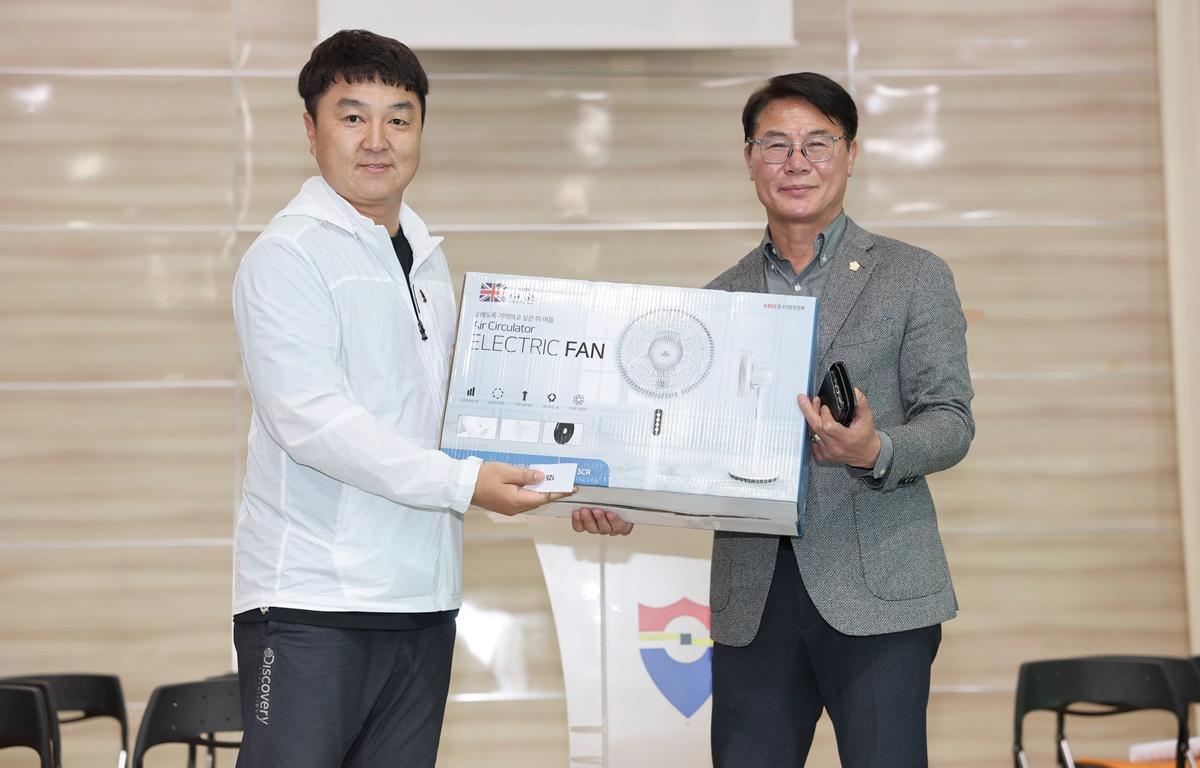 제41회 녹동체육동우회장배 고흥군 직장 및 기관 사회단체 배구대회 첨부이미지 : 2025.4.26 제41회 녹동체육동우회장배 고흥군 직장 및 기관 사회단체 배구대회 (9).JPG