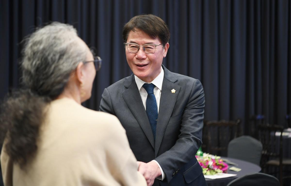 재경고흥군향우회장 이취임식 첨부이미지 : 2025.3.7 재경고흥군향우회장 이취임식 (7).JPG