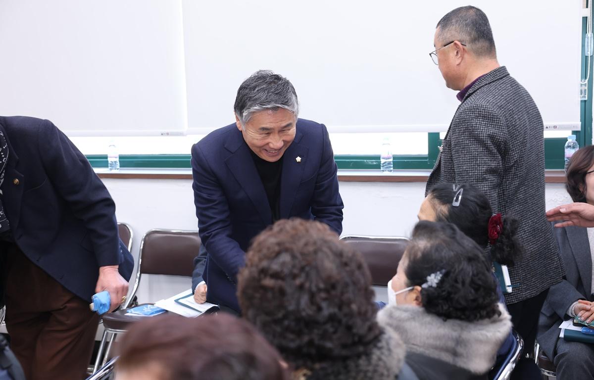 2026 군민과의 지역발전 토론회(과역면) 첨부이미지 : 2026.1.27 2026 군민과의 지역발전 토론회(과역면)(7).JPG