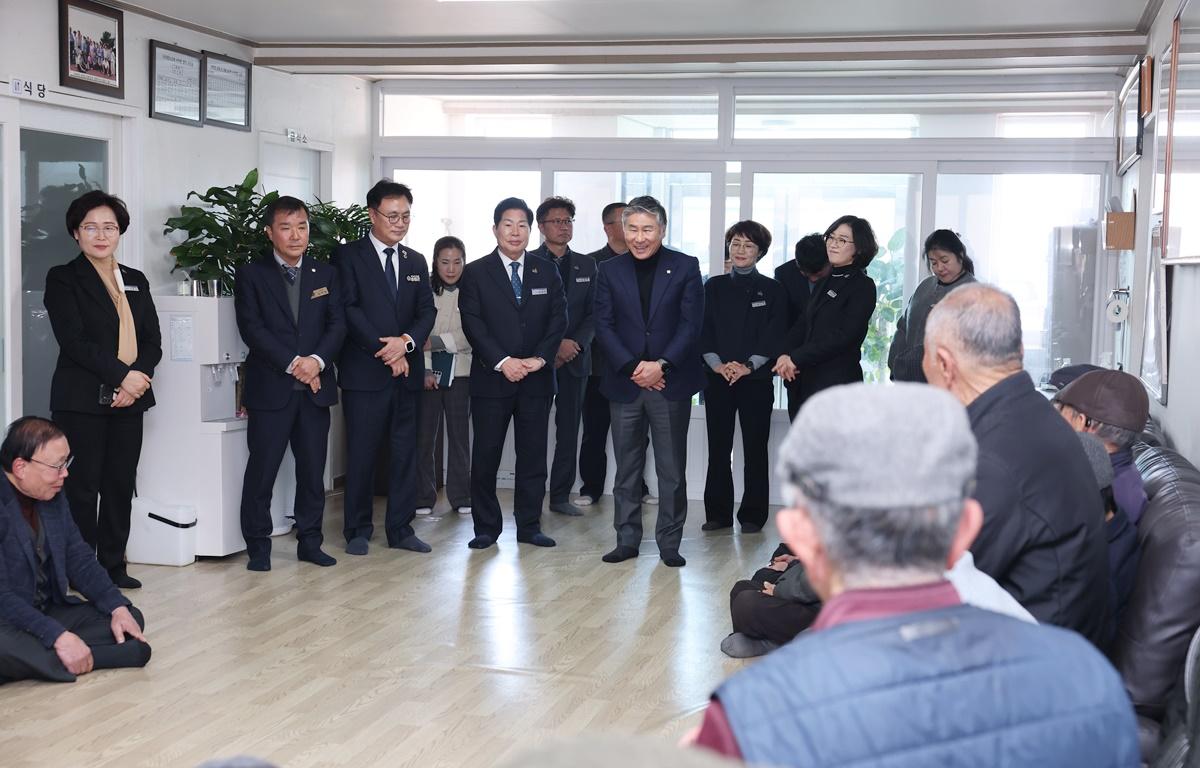 2026 군민과의 지역발전 토론회(과역면) 첨부이미지 : 2026.1.27 2026 군민과의 지역발전 토론회(과역면)(6).JPG