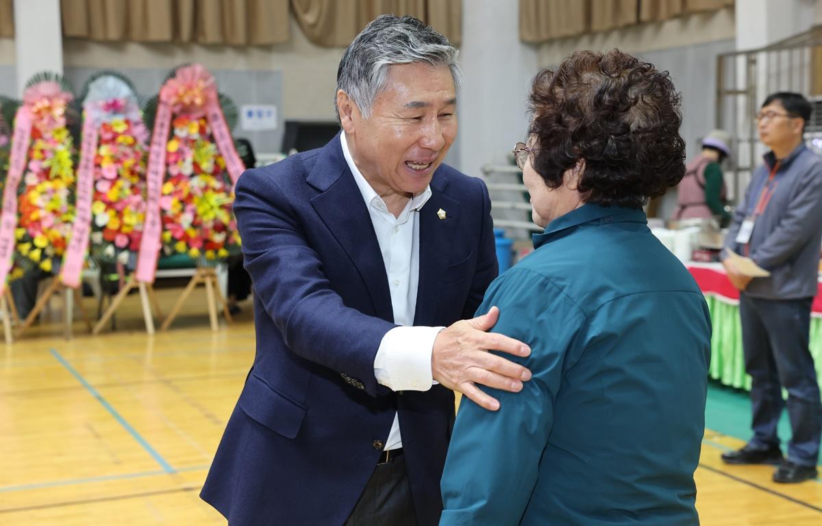 제18회 고흥군농업인학습단체 농촌사랑 한마음대회 첨부이미지 : 2025.11.4 제18회 고흥군농업인학습단체 농촌사랑 한마음대회 (6).JPG