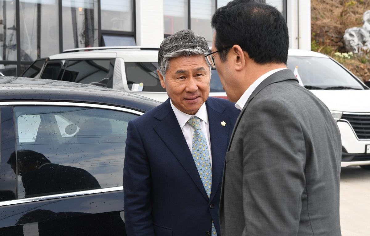 미르마루 갤러리 개관전 개막식 첨부이미지 : 2025.4.5 미르마루 갤러리 개관전 개막식 (12).JPG