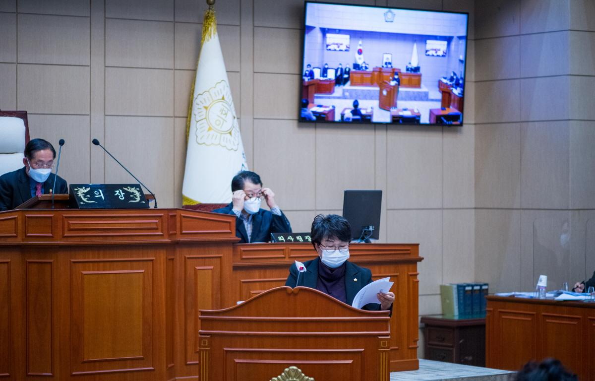 제303회 고흥군의회 임시회 첨부이미지 : 2022.01.06 303회 고흥군의회 임시회 (25).jpg