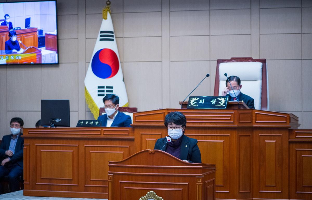 제303회 고흥군의회 임시회 첨부이미지 : 2022.01.06 303회 고흥군의회 임시회 (26).jpg