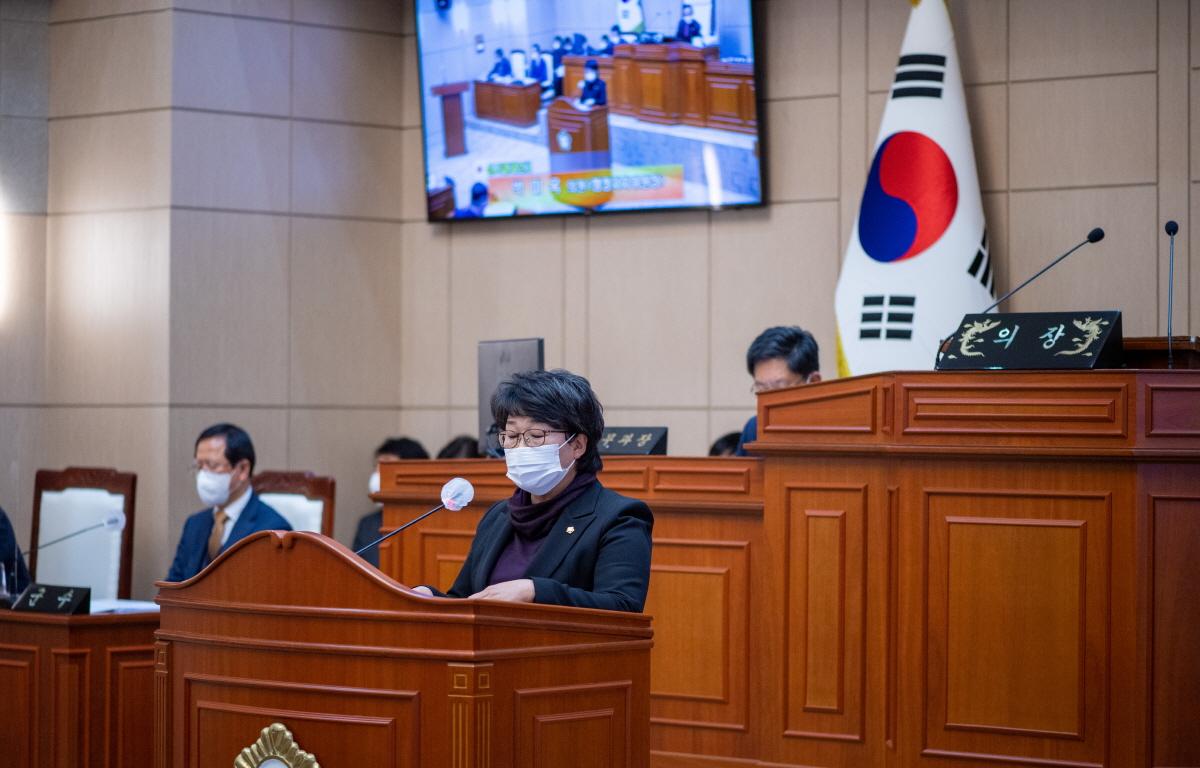  제302회 고흥군의회 제2차 정례회 11차 본회의(폐회)  첨부이미지 : 2021.12.17 제302회 고흥군의회 제2차 정례회 11차 본회의(폐회) (31).jpg