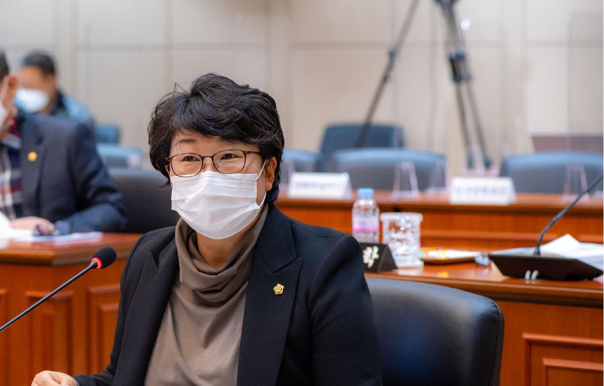 302회 고흥군의회 제2차정례회 4차본회의 첨부이미지 : 20201.11.08 302회 고흥군의회 제2차정례회 4차본회의 (17).jpg