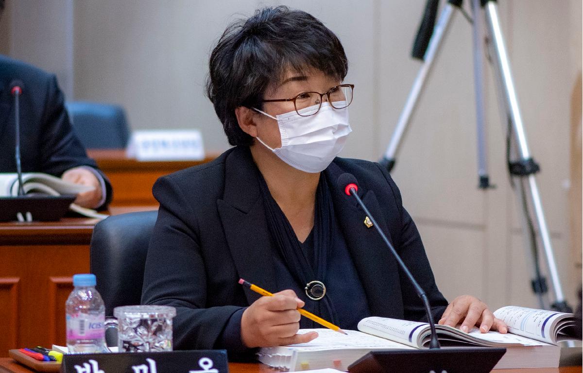 제302회 제2차 정례회 제2차 본회의 첨부이미지 : 2021.11.03 제302회 제2차 정례회 제2차 본회의 _36.jpg