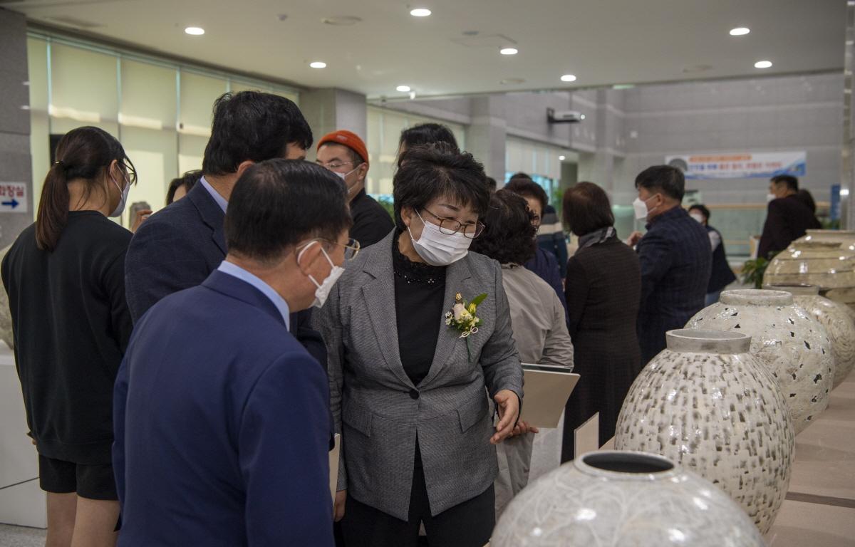 제4회 고흥분청사기 공모전 시상식 첨부이미지 : 2021.10.28 제4회 고흥분청사기 공모전 시상식 _15.jpg