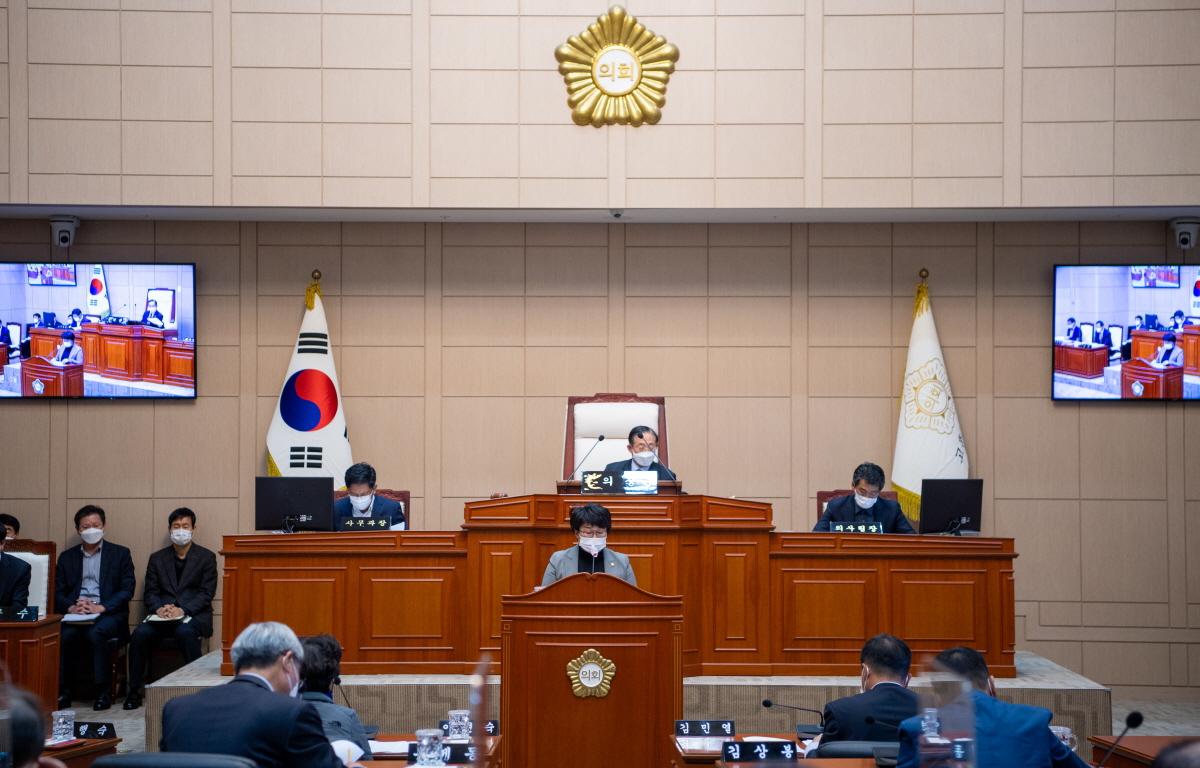 제302회 고흥군의회 제2차 정례회 제6차 본회의 첨부이미지 : 2021.11.22 제302회 정례회 제7차 본회의 (31).jpg